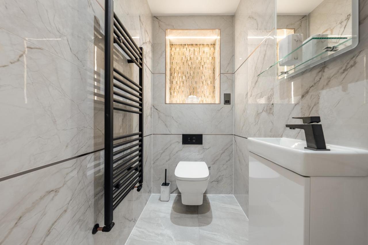 Brand New London Luxury House - Sleeps 8 빌라 외부 사진
